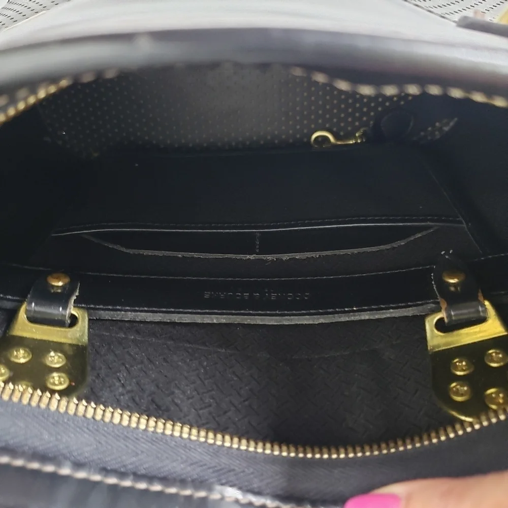 Vintage Dooney & Bourke black perforated leather large shoulder bag - Picture 13 of 13